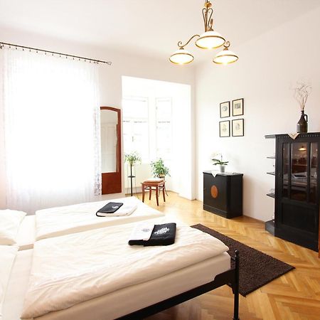 Penzion Jelen Vranov nad Dyjí Exterior foto