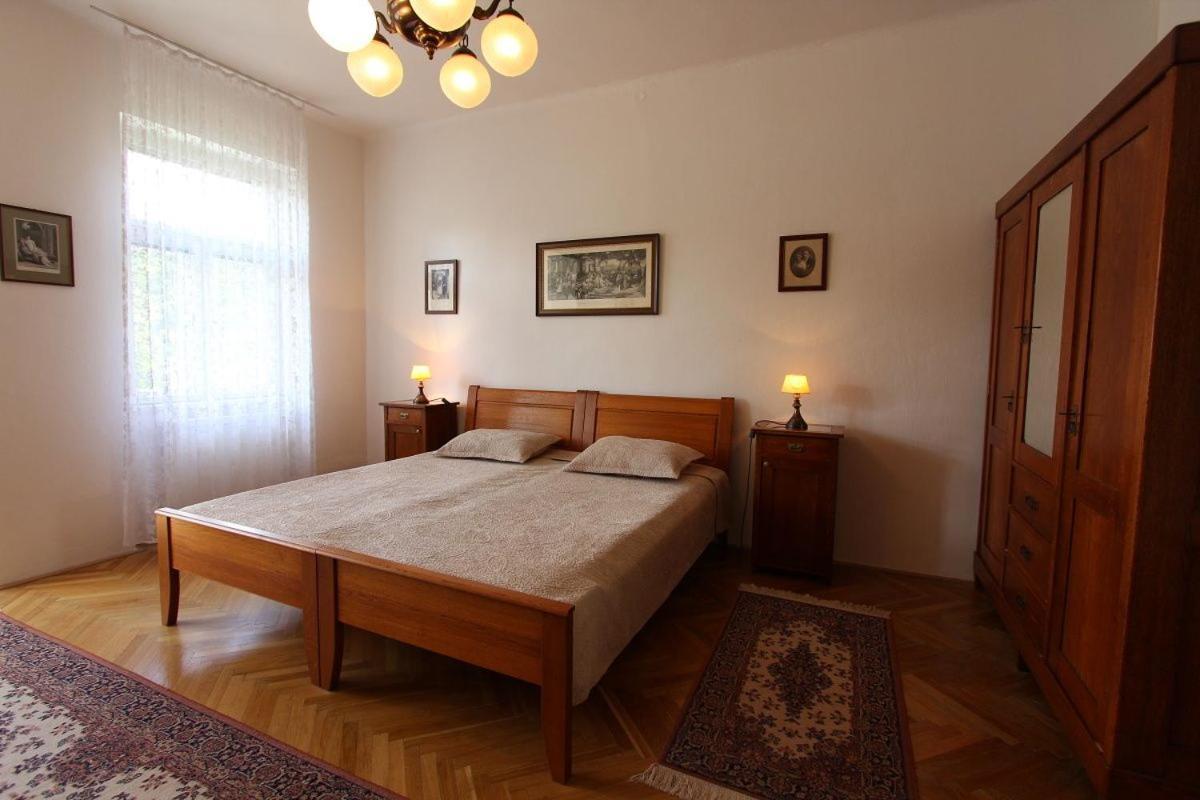Penzion Jelen Vranov nad Dyjí Exterior foto